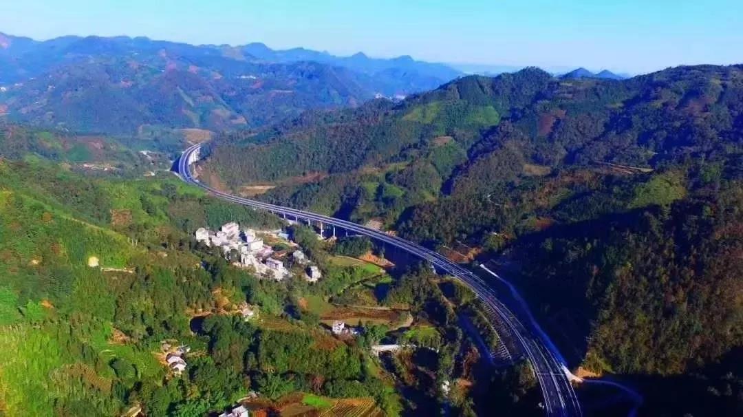 樂業至百色高速公路