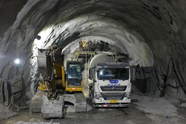 已掘進8.3公里！全長11.77公里的東天山特長隧道建設(shè)進展順利