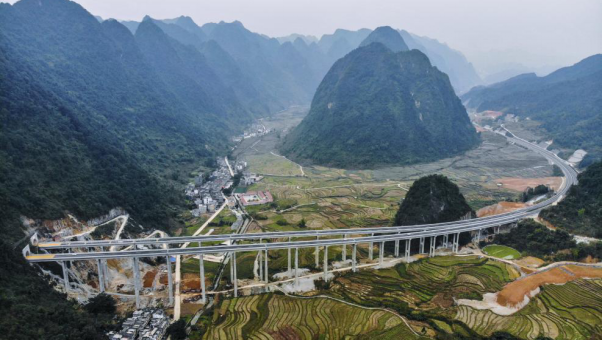 廣西壯族自治區(qū)河池至百色公路土建工程